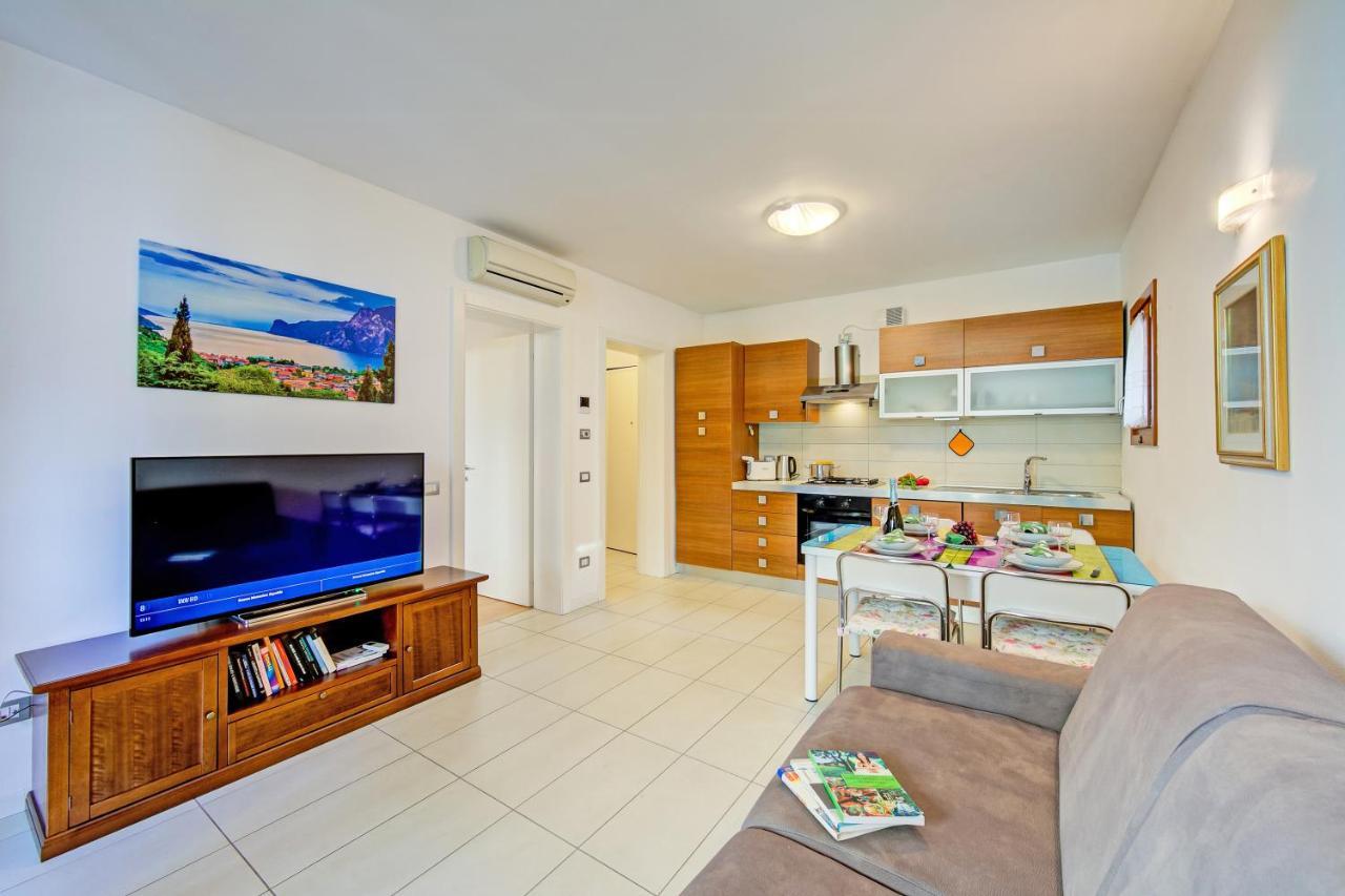 Sun And Wind - Holiday Apartment - Happy Rentals Arco Exterior foto